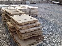 ANTIQUE PAVEMENT EN PIERRE DE RèCUPèRATION EPOQUE 1700, DALLE DE BOURGOGNE ANCIENS ÉPAISSEURS ORIGINAUX, EN STOCK DE 500 M2(GRANDES TAILLE).<br>
MATèRIAUX ANCIENS EN PIERRE DE BOURGOGNE