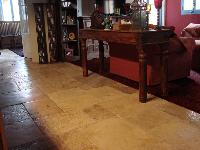 PHASE DE RÉCUPÉRATION DE DALLE EN PIERRE DE BOURGOGNE,ANTIQUE DALLAGE EPOQUE 1700 EN STOCK.<br>
(LES PHOTOS MONTRENT LA BEAUTè ORIGINALES DES NOS PIERRE DE BOURGOGNE ANCIENS DE NOS RèCUPèRèS).<br>
MATèRIAUX ANCIENS EN PIERRE DE BOURGOGNE