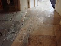 DALLAGE EN PIERRE DE BOURGOGNE PIERRE DE RèCUPERATION D'EPOQUE 1700 ORIGINALE,<br>
DE NOUS SAVANTEMENT RèCUPèRè EN LAISSANT LA PATINE ORIGINALE CONSOMMèE DES SIèCLES.<br>
DISPONIBLES EN MAGASIN STOCKS DE 1000 M2.MATèRIAUX ANCIENS,DALLES DE BOURGOGNE<br>